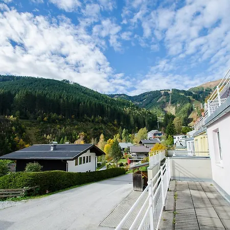 سمر آند وينتر فان باي أوول إن وان أبارتمنتس