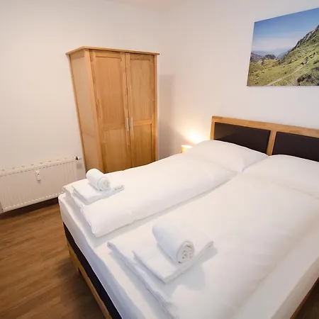 سمر آند وينتر فان باي أوول إن وان أبارتمنتس