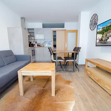 شقة سمر آند وينتر فان باي أوول إن وان أبارتمنتس *