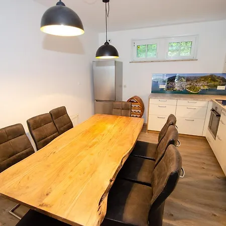 سمر آند وينتر فان باي أوول إن وان أبارتمنتس زيل أم سي